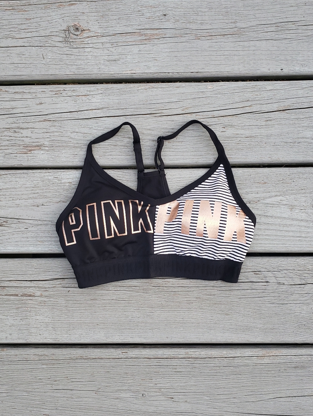 PINK Victoria's Secret Ultimate Lightly Lined Sport Bra - Small